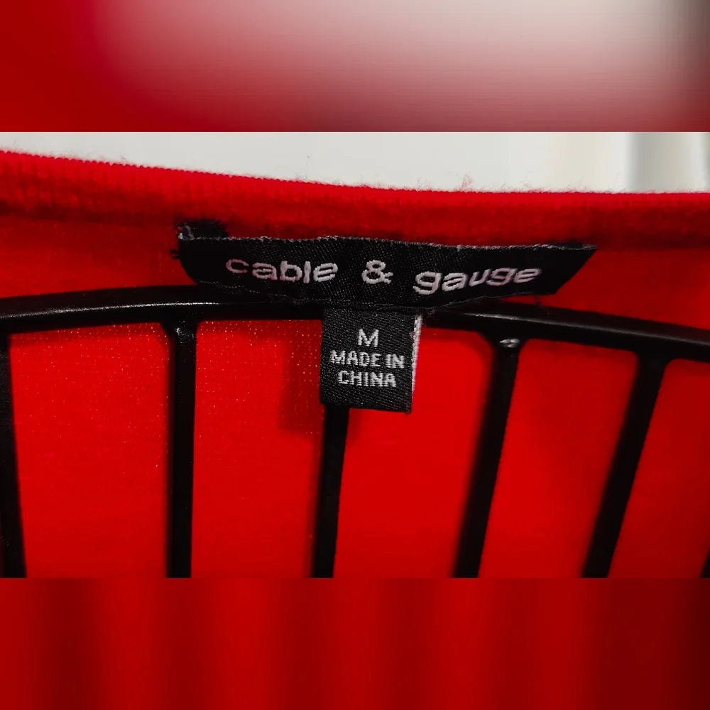 Cable & Gauge Women's Top - Red - Size M - Picture 8 of 8